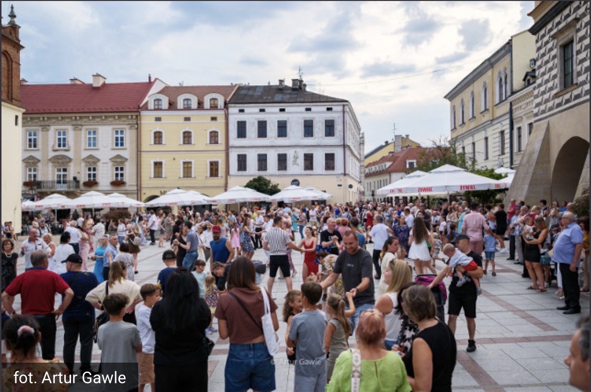 Potańcówka na tarnowskim rynku